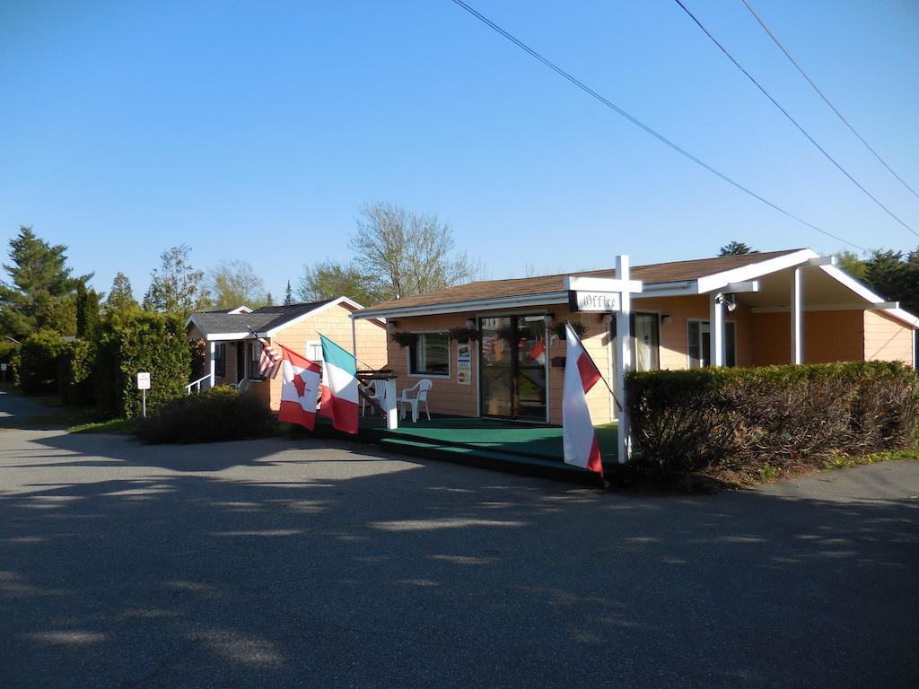 Acadia Gateway Motel Trenton Exterior photo